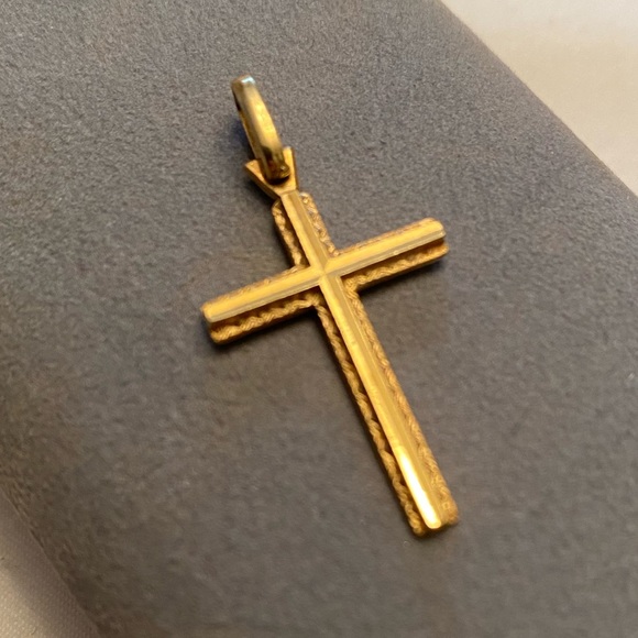 Solid 16 K Yellow Gold Cross Pendant 1.34" L Italy Religious Icon 2.19 Grams - Picture 2 of 8